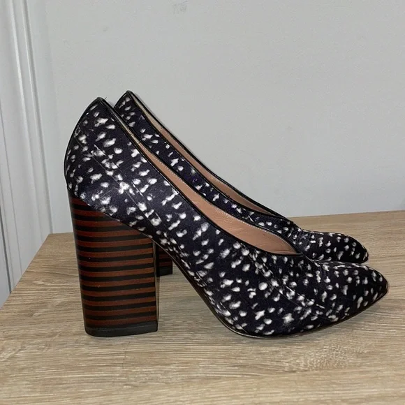 Emporio Armani Heels, Size 38 (7.5) - Picture 5 of 12